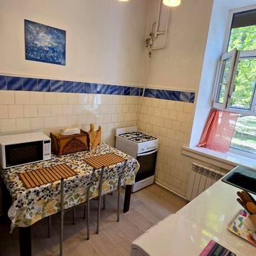 Здам 2к квартиру біля с.м. Берестейська