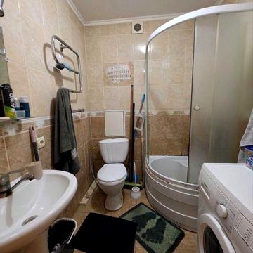 Продаю Большую 1  комнатную квартиру в ЦЕНТРЕ / 8-е Марта ( Глеба Бабича)