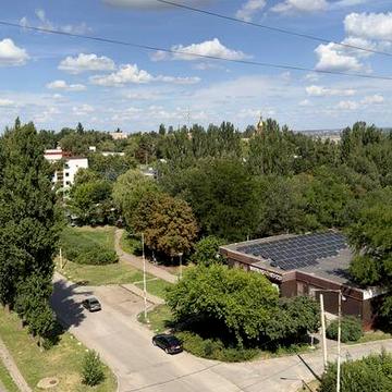На длительный срок сдам двушку на Макулане.