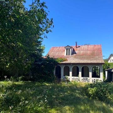 Продаж 2 поверхового будинку з гаражем і ділянкою на 9 соток, 70 кв. м, 4 кімнати, на вул. Садова 60