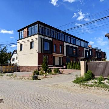 Продаж таунхаузу з ремонтом в м. Чернівці