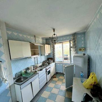 Двостороння, 3 кімнатна квартира. Таїрова. ГАЗ. Кухня 10 м2. 2 лоджіі.
