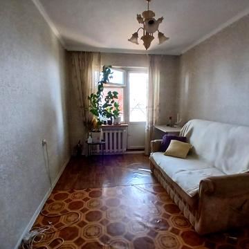 3-кімнатна квартира під ремонт.