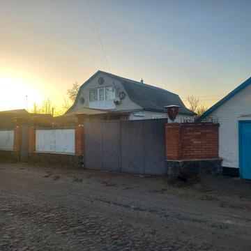 Продається будинок .