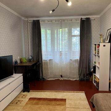 Трехкомнатная квартира, 3 этаж, Соломенский р-н. Без комиссии.