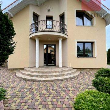 Продаж сучасного повністю енергонезалежного будинку в престижному районі Сторожниці