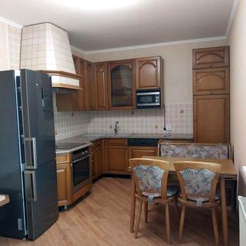 Оренда окремого другого поверху будинку Біля Аграрного університету