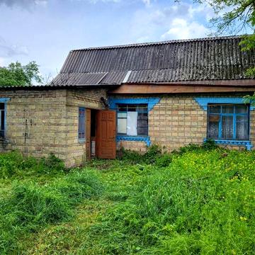 Ділянка під будівництво таунхаусів з будиноком на 126кв.м.22 СОТ. в с. Крюківщина фасадний,
