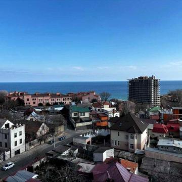 Квартира з двома балконами на першій лінії моря та видом на море!
