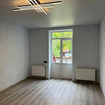 Двокімнатна квартира з автономкою і свіжим ремонтом