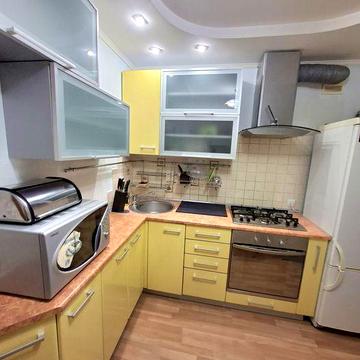 Оренда 1К . Ю.Здановскої 34/1 . 3 поверх. ГАЗ.М. Васильківська  7 хв.
