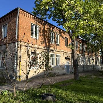 Продам недорого!  2 ком квартиру Щедрика 8