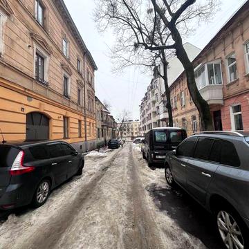 Вулиця Богдана Хмельницького (ближній центр) квартира з ремонтом