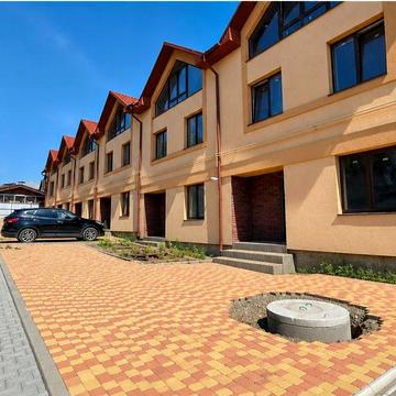 Продаж таунхаусу в елітному передмісті Чернівців