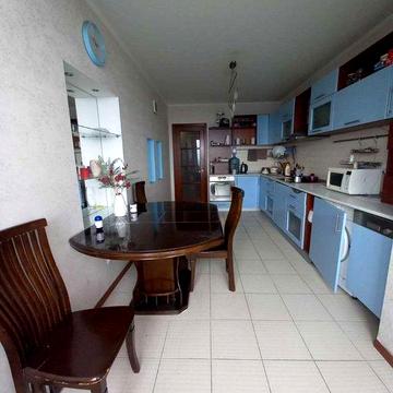 Продам 2-к квартиру 80м., м. Святошин, вул. Котельнікова 1