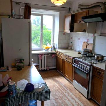 Оренда 4 кім. квартири по вул. Сулими (64 м.кв.) 4 поверх.