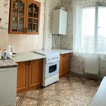 Металургів вул., 30