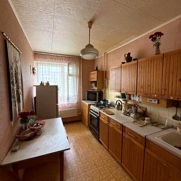 Продаж 3 кімнатної квартири  по вул. Кравчука
