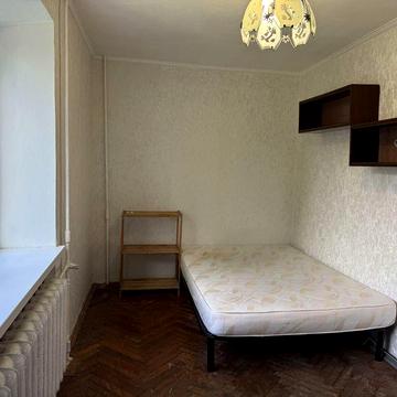 Вул Родини Глаголєвих (Грекова) 12 Дорогожичі