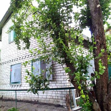 Про дам дачний будинок з гаражем