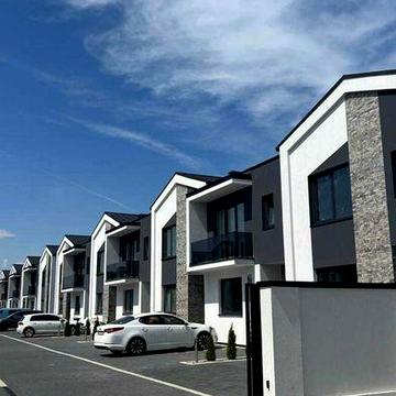 Продаж кутового таунхаусу, New Village