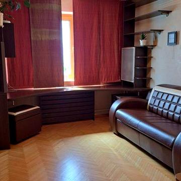Продається  3-к квартира по вул. Пулюя буд.5 А (Турецьке містечко)