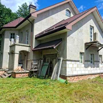 Продаж добротної недобудови в хорошому місці