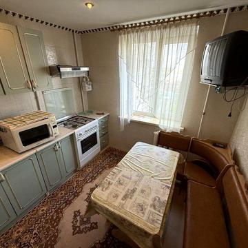 Двухкомнатная квартира в Соляных,ост.Гвардейская.Вид на реку.