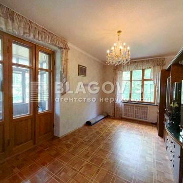 Продаж 3-кімн. квартири 72 м.кв. "Сталінка" Є.Коновальця, 27А Печерськ
