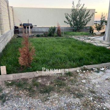 Будинок 180 м² два поверхи ділянка правильної форми