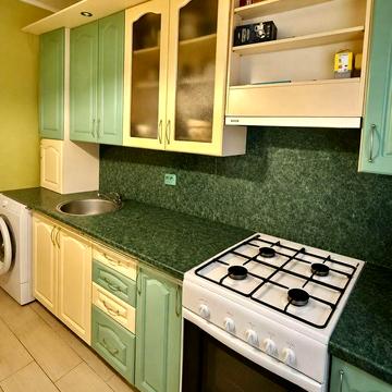 Продам простору 3 кімнатну квартиру на кВт. 297, район Молодіжного