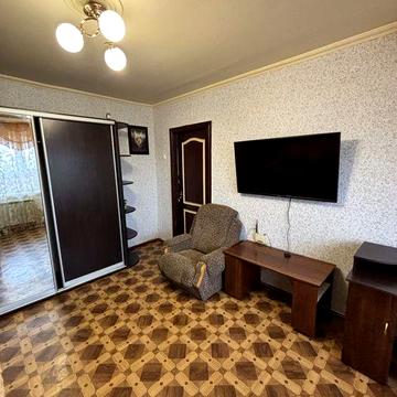 1 кімнатна квартира на проспекті Лушпи — заходь і живи!