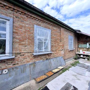 Продаж будинку в місті