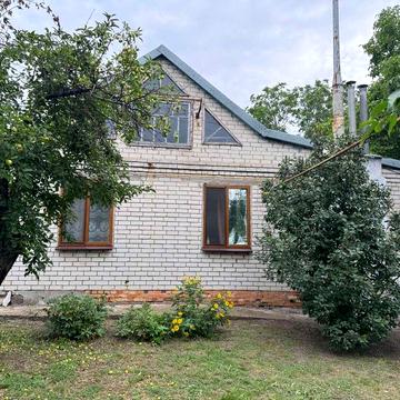 Дом - 80 м.кв. + летняя кухня. Участок - 11 соток. Подгородное