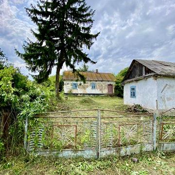 Продається старий будинок у мальвничому хуторі