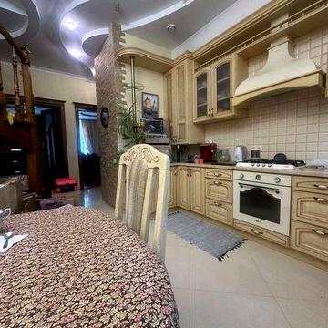 Оренда 4кім. квартири , австрійський люкс,  центр . 5 хв. до Оперного