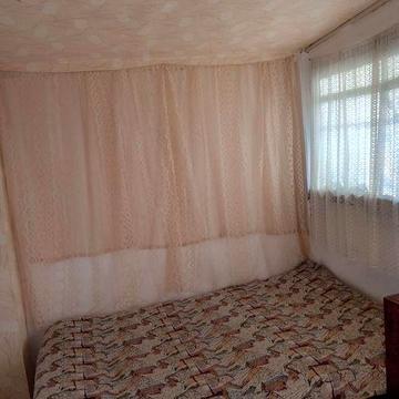 Сдам комнату с отдельным входом в частном доме.
