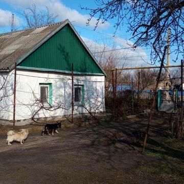 Невеликий будинок
