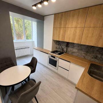 Продам 2к квартиру у центрі міста біля озера