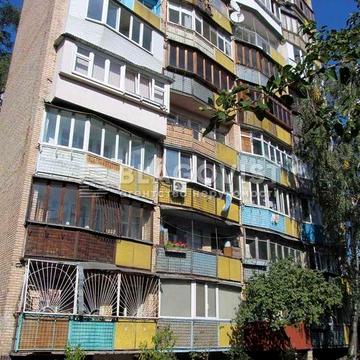 Найближч1 станції метро Почайна, Лук"янівська. вул. Мостицька 6