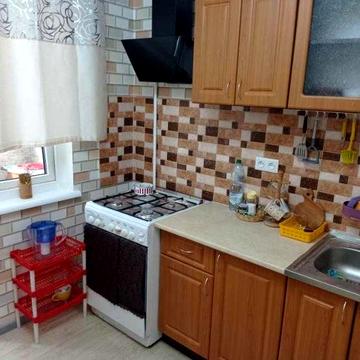 Сдам свою однокомнатную квартиру на Космонавтов