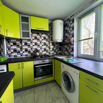 Здам  частину будинку в гарній локаціі