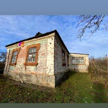 Будинок неподалік пожежної частини