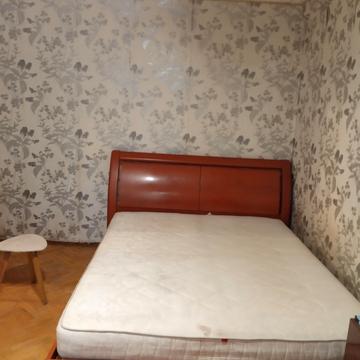 Будівельників вул., 18