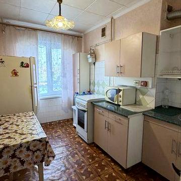 Продается 4 кк Космонавтов!