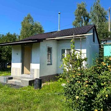 Дачний будинок новий з ремонтом. Блиставиця