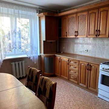 Продаж 4 кім квартири в центрі міста.