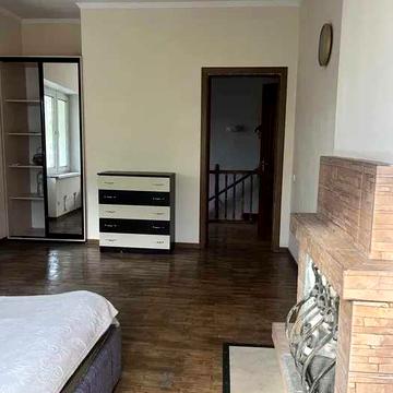 Здам будинок Русанівські сади вулиця Садова з виходом до озера
