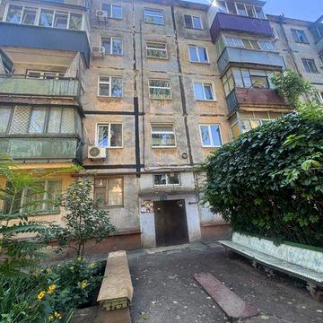 Продаж 2 кімн квартири по Вадима Гурова