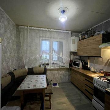 УВАГА!!!велика 2 кімнатна квартира! Газ! Без комісії!